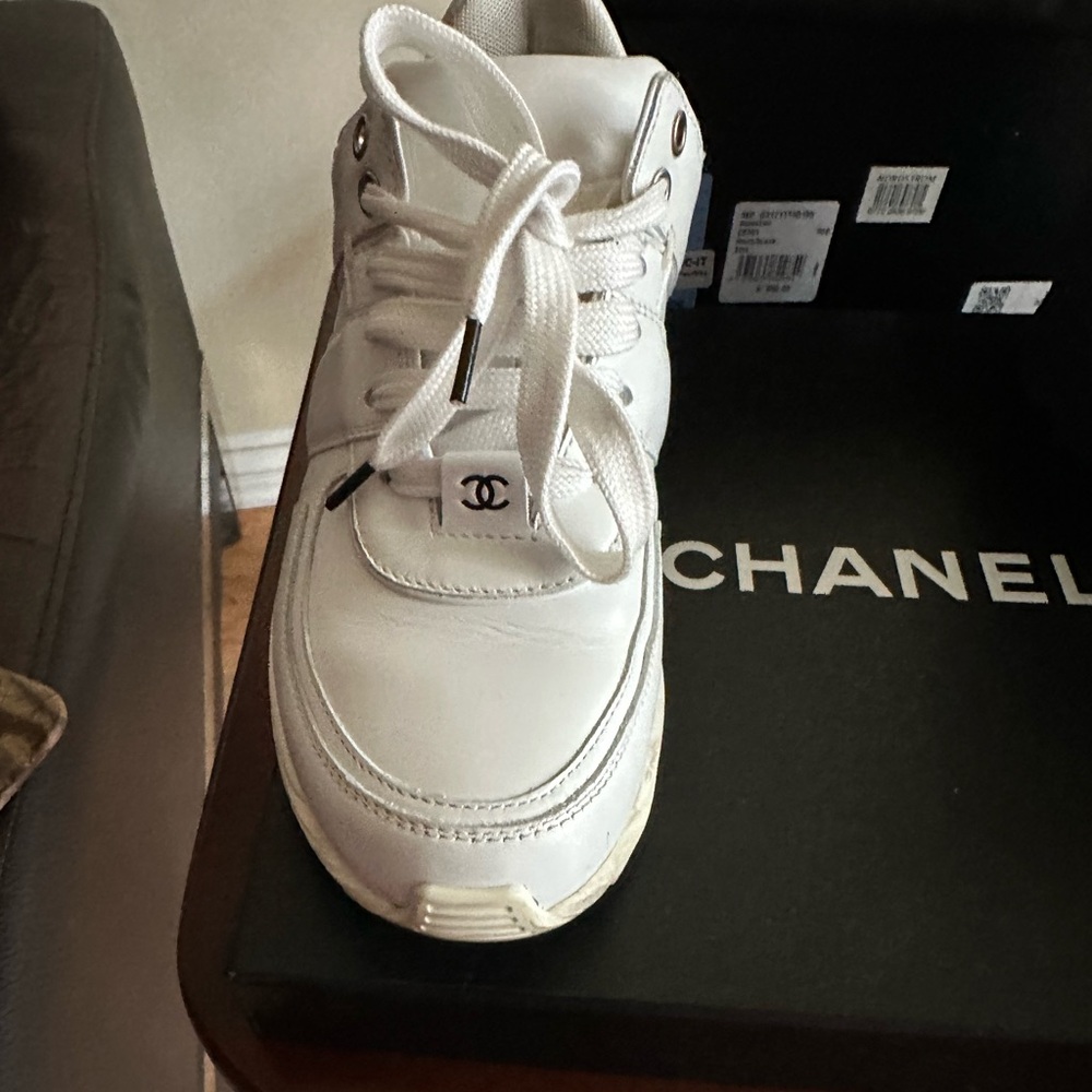 Chanel tennis shoes black-and-white leather